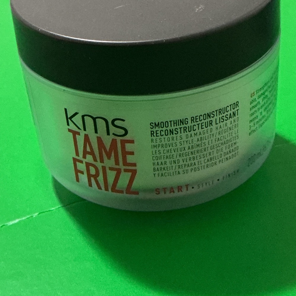 Tame Frizz Smoothing Reconstructor - White